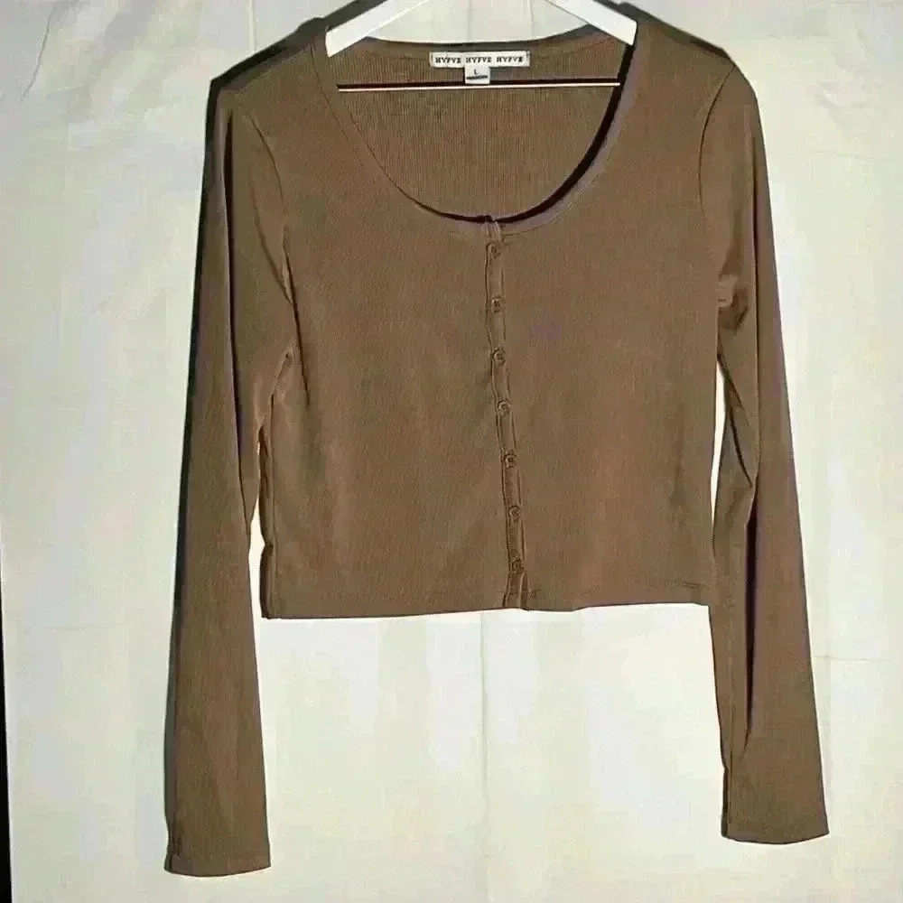 HYFVE Womens Crop Top Sweater Caramel L Long Sleeves Button Down Scoop Neck New